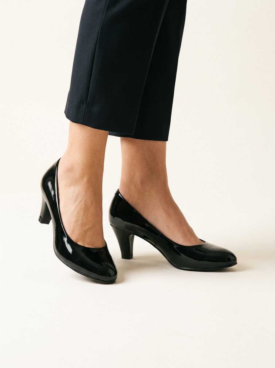 Elegant Glossy Medium Heel Pumps for Sophisticated Occasions