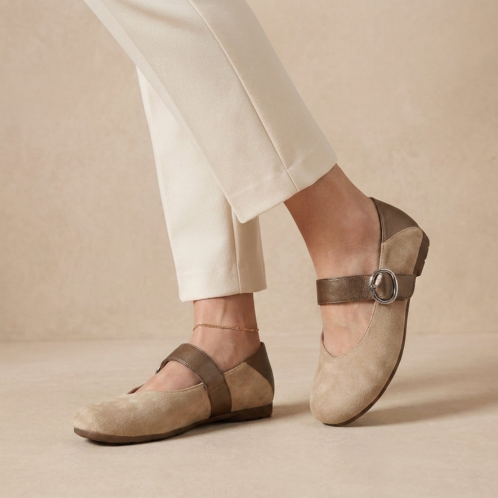 Elegant Mary Jane Flats with Structured Strap and Padded Insole