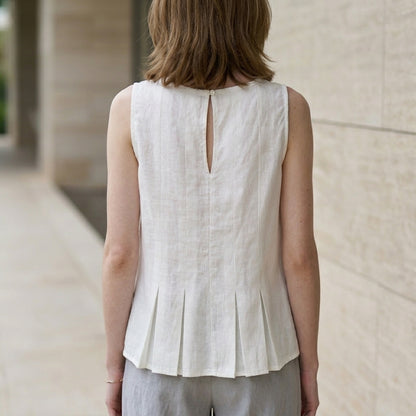 Pleated Sleeveless Blouse with Relaxed Feminine Silhouette