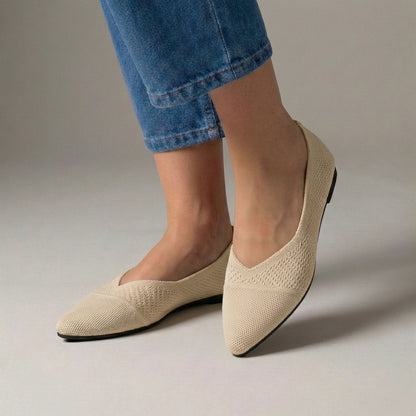 Elegant Pointed Toe Knit Slip-On Flats with Textured V-Cut Vamp