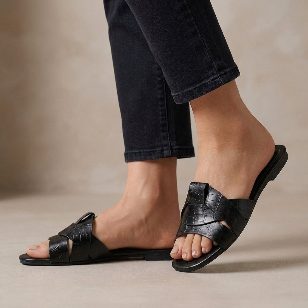 Structured Wide-Strap Flat Sandals for Summer Elegance