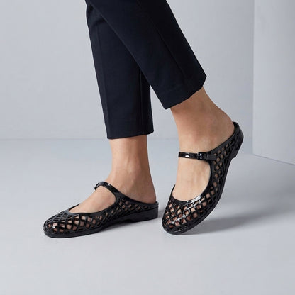 Structured Mary Jane Flat Sandals with Geometric Hollow-Out Lattice