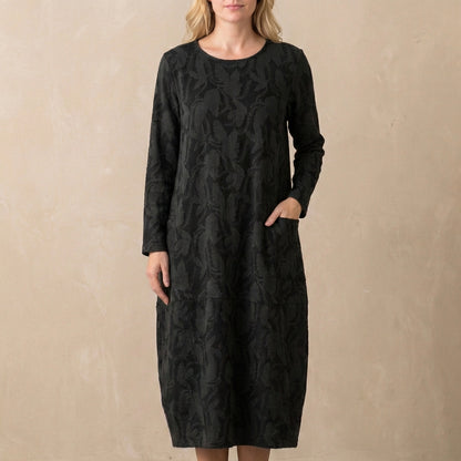 Relaxed Knit Maxi Dress with Textured Pattern and Patch Pockets