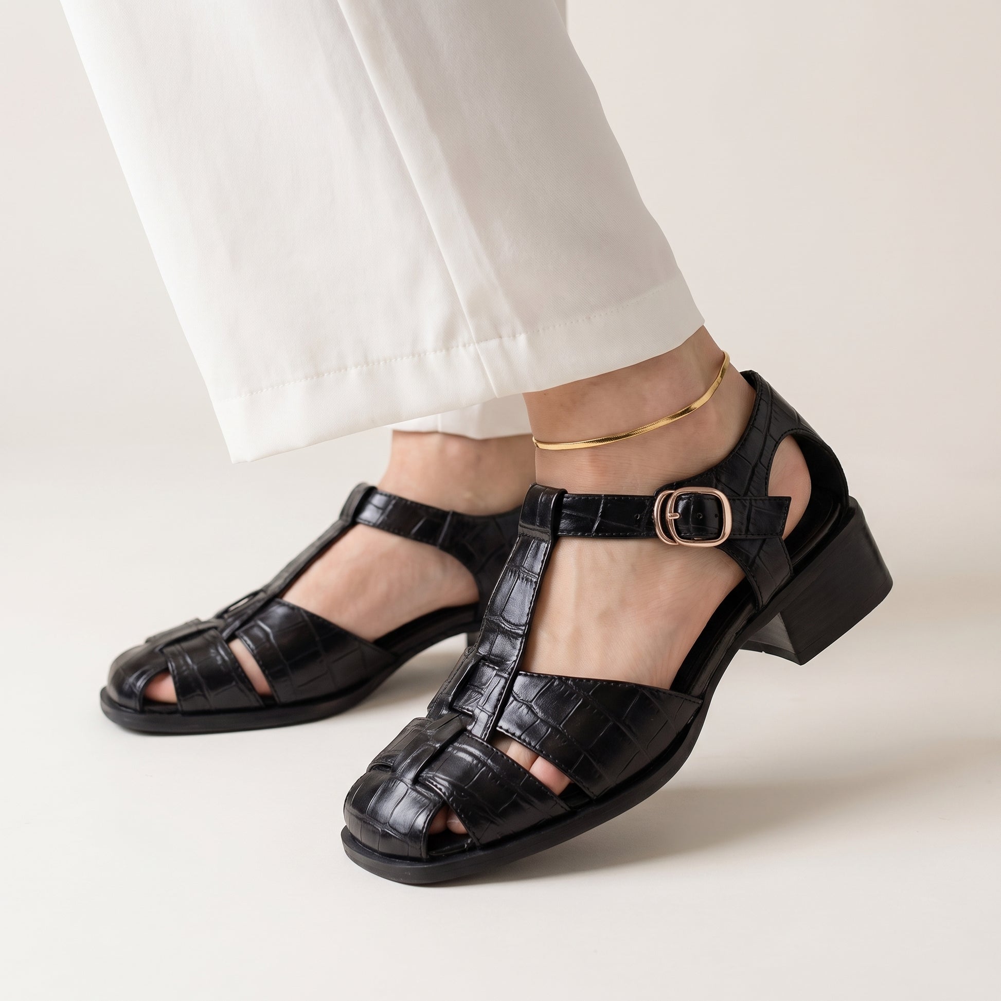 Structured Cage-Style Chunky Heel Roman Sandals with Embossed Texture