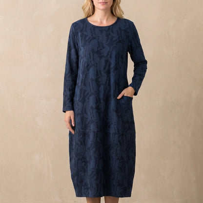 Relaxed Knit Maxi Dress with Textured Pattern and Patch Pockets