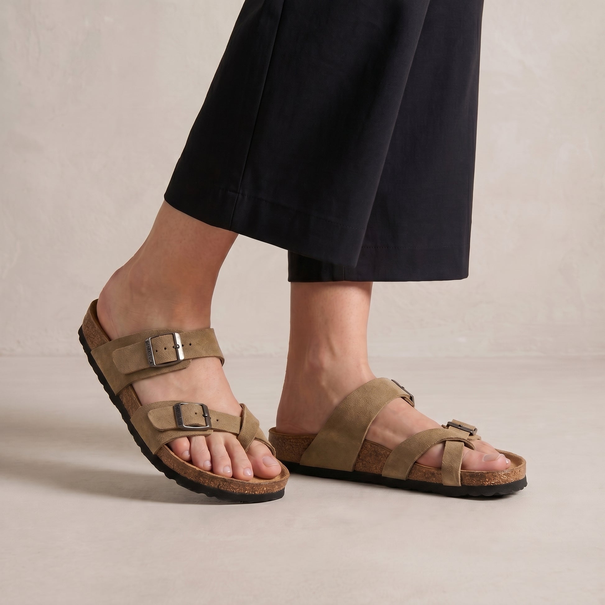 Ergonomic Adjustable Strap Sandals with Contoured Footbed and Grip Outsole