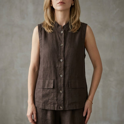 Minimalist Button-Up Sleeveless Blouse with Relaxed Fit and Front Pockets