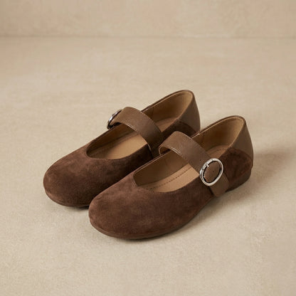 Elegant Mary Jane Flats with Structured Strap and Padded Insole