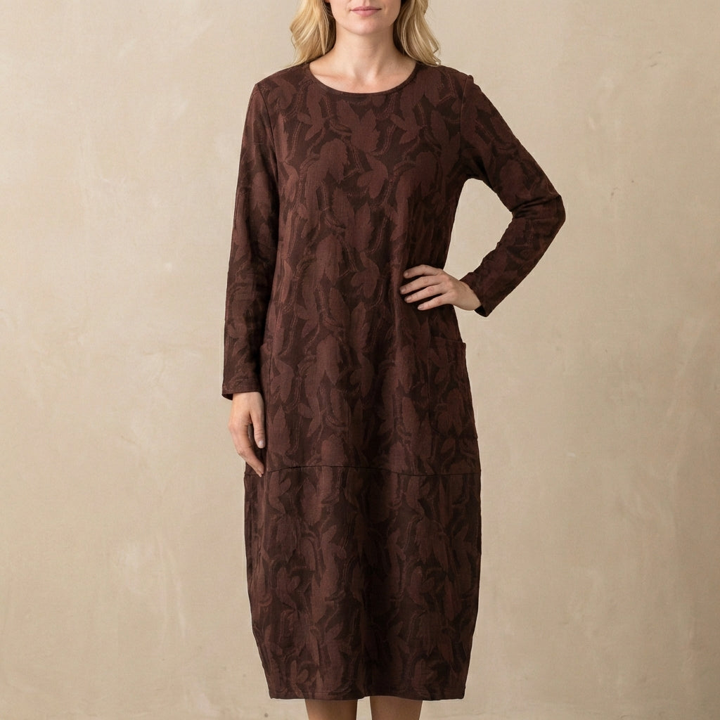 Relaxed Knit Maxi Dress with Textured Pattern and Patch Pockets