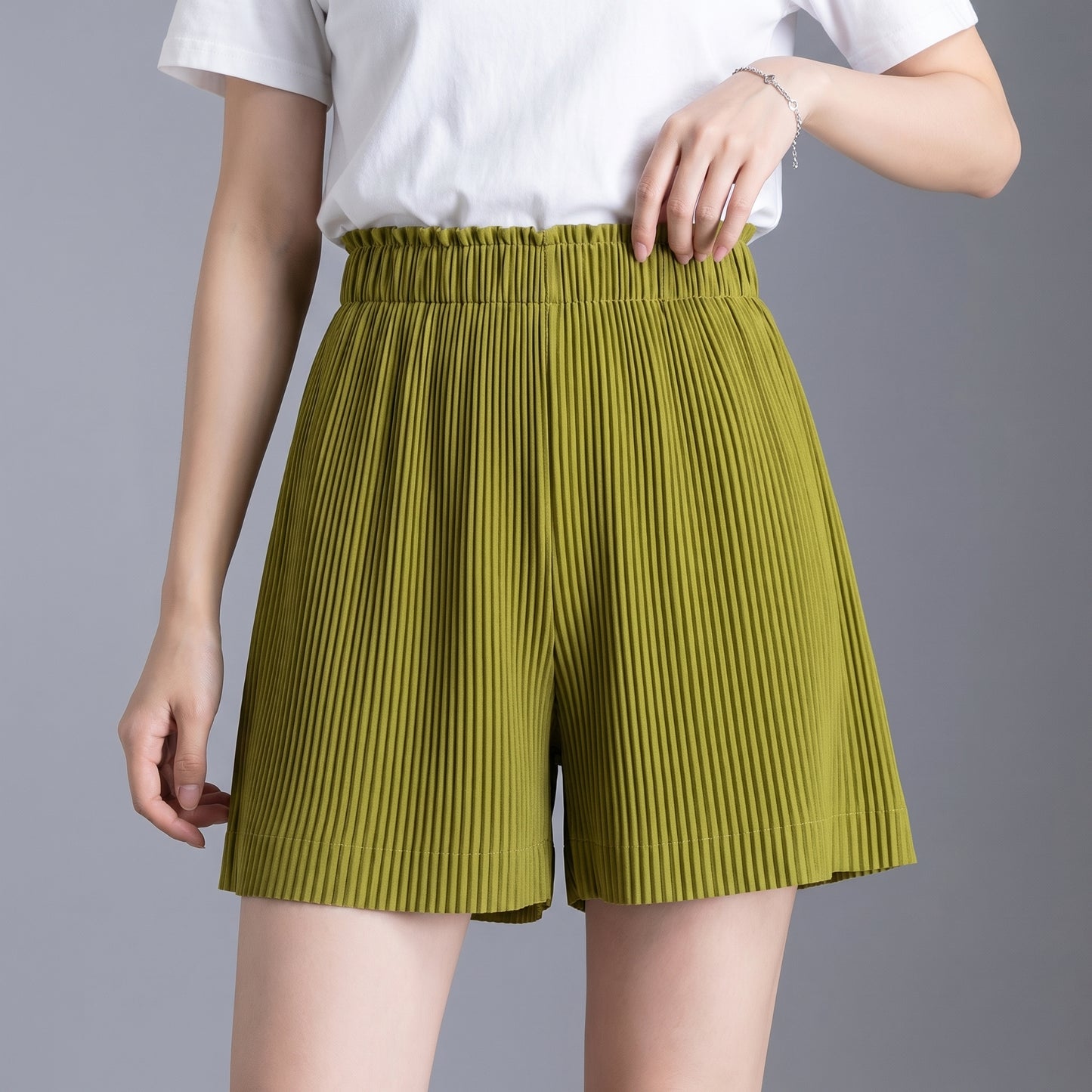 High-Waisted Wide-Leg Pleated Shorts with Ruffle-Trim Waistband