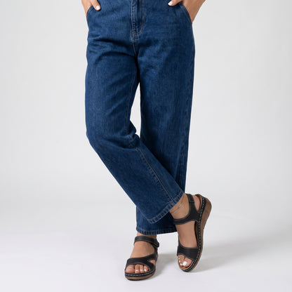 Contemporary Platform Wedge Sandals with Adjustable Straps and Textured Sole for All-day Wear