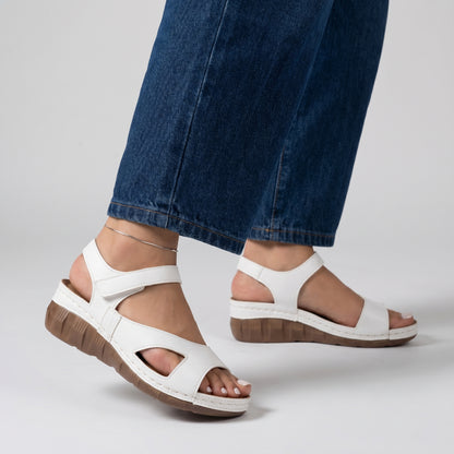 Contemporary Platform Wedge Sandals with Adjustable Straps and Textured Sole for All-day Wear