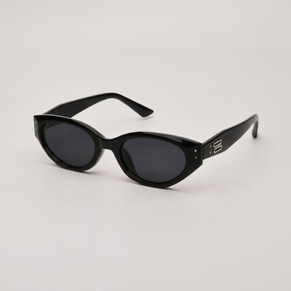 Retro-Inspired Cat Eye Sunglasses with Glossy Structured Frames
