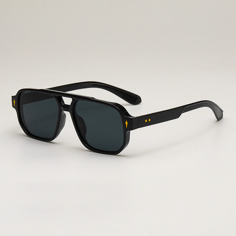 Oversized Retro-Inspired Sunglasses with Double Bridge and Metallic Accents