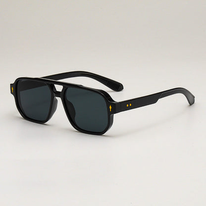Oversized Retro-Inspired Sunglasses with Double Bridge and Metallic Accents