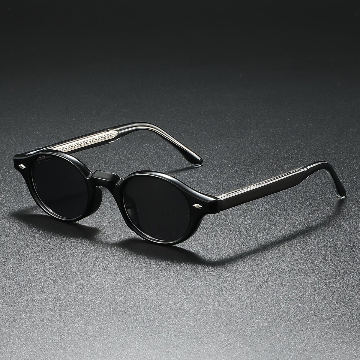 Vintage-Inspired Round Frame Sunglasses with Translucent Temples