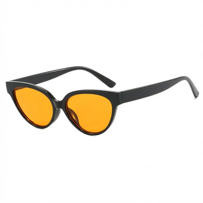 Sophisticated Cat-Eye Sunglasses with Glossy Mottled Frame and Dark Lenses